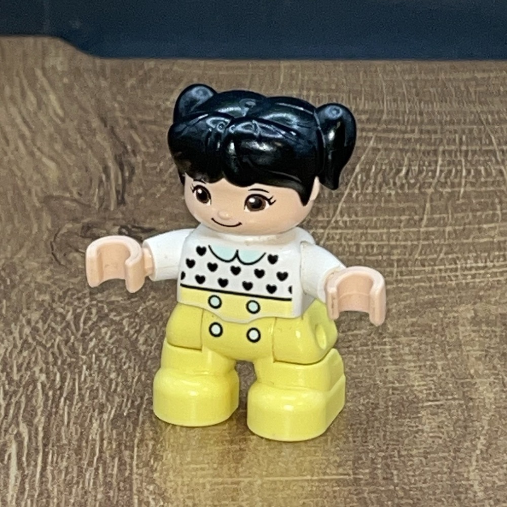 Lego Duplo Figure Asian Girl Daughter Toddler White Shirt Yellow Pants Pigtails